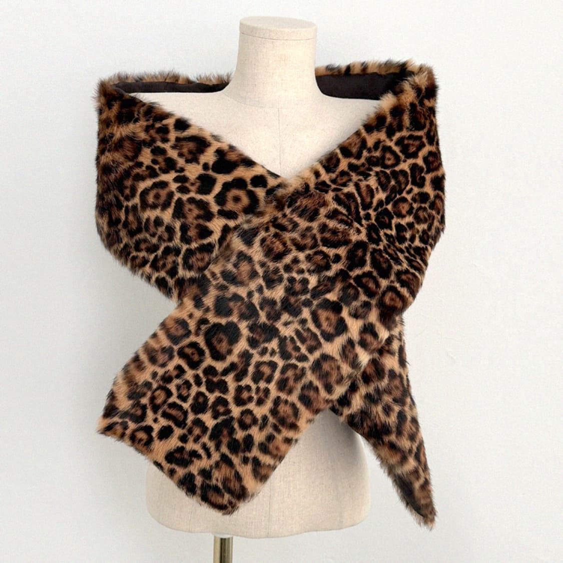 구찌 레오파드 호피 래빗 퍼 실크 머플러 숄 상품이미지1