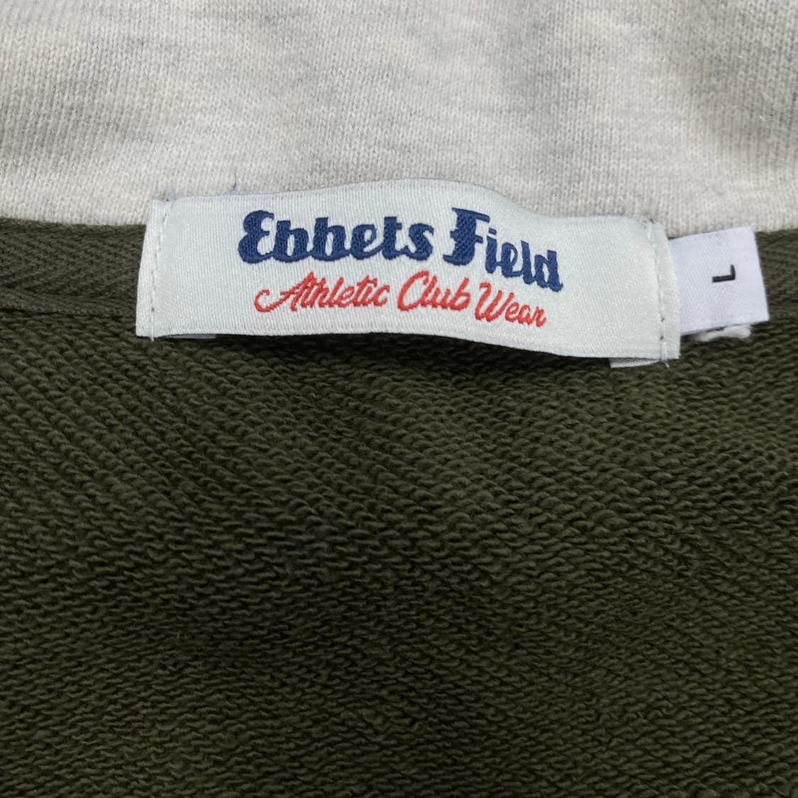 이벳필드 카키 컬러 스몰 로고 하프집업 맨투맨 상품이미지3