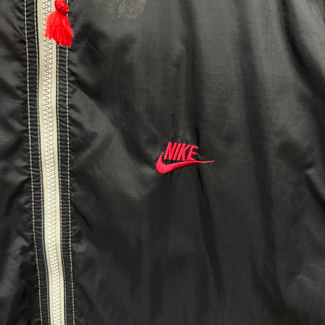 00s 나이키 올드스쿨 바람막이 후면 그래픽 로고 포인트 블랙 레드 상품이미지5