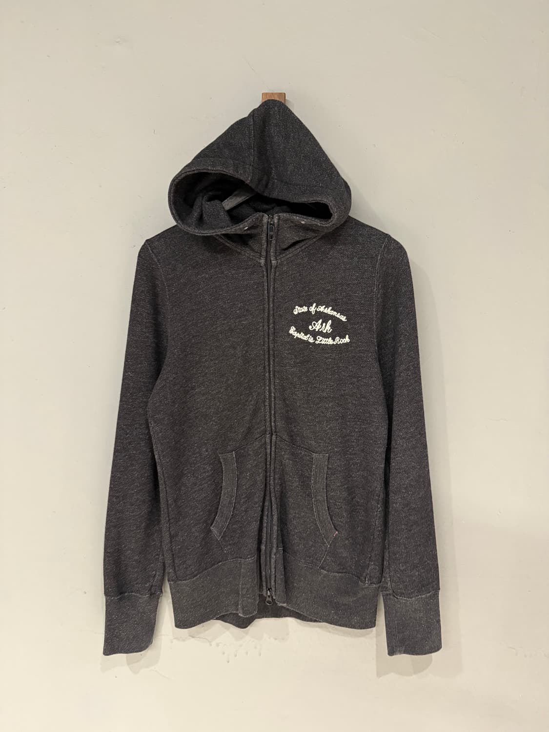 back number back lettering hood zip-up 상품이미지5
