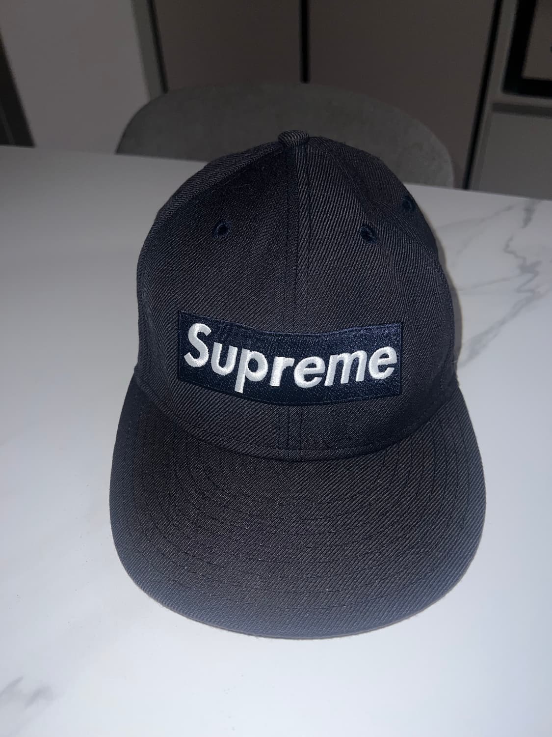 슈프림 뉴에라 모자 상품이미지1