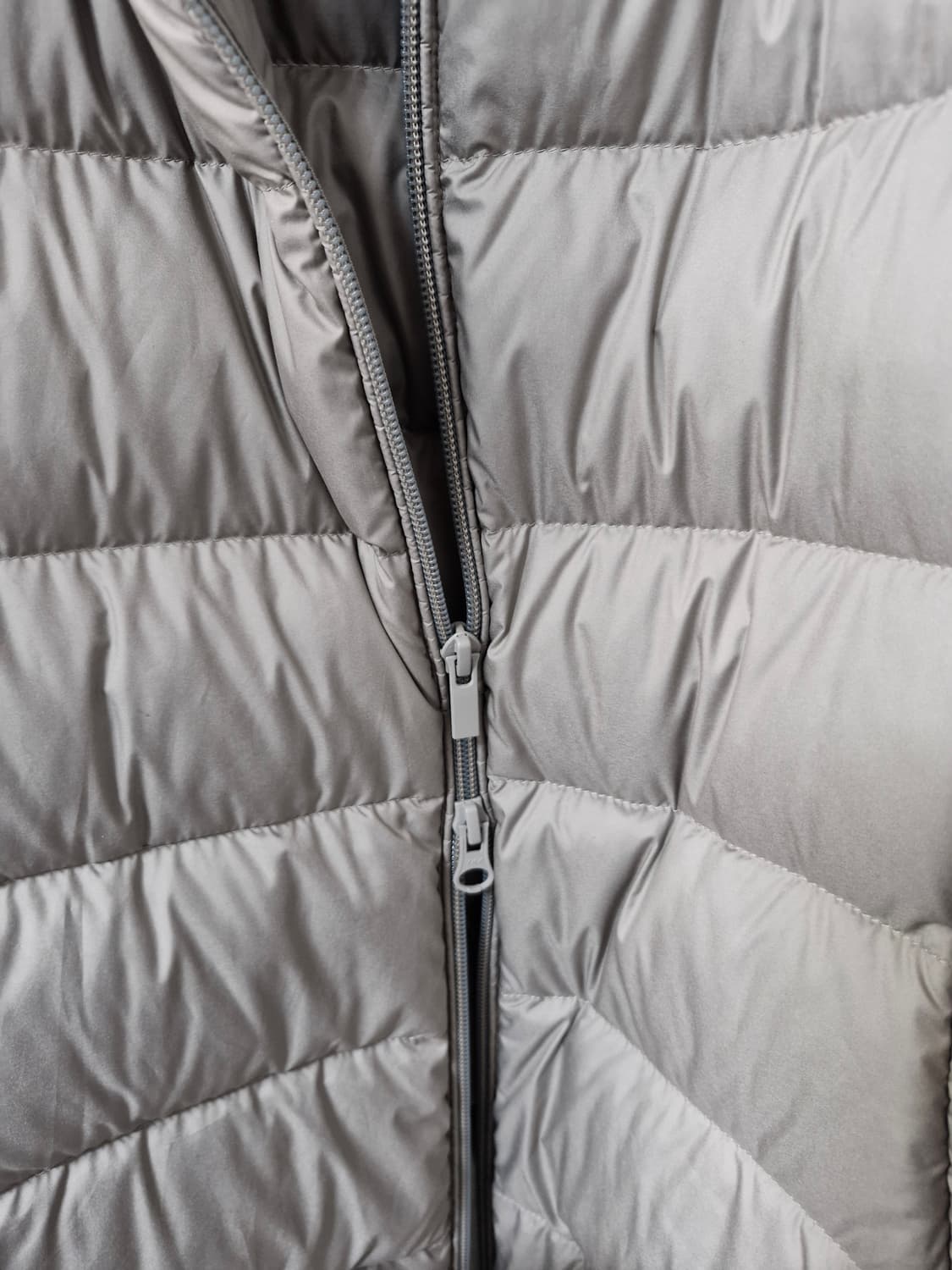 유니클로 심리스 경량 다운 롱 패딩 상품이미지6