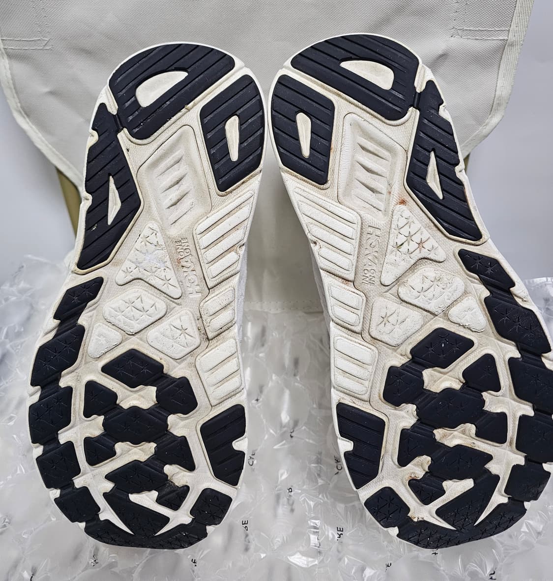 호카오네오네 아라히6 러닝화 와이드285 상품이미지4