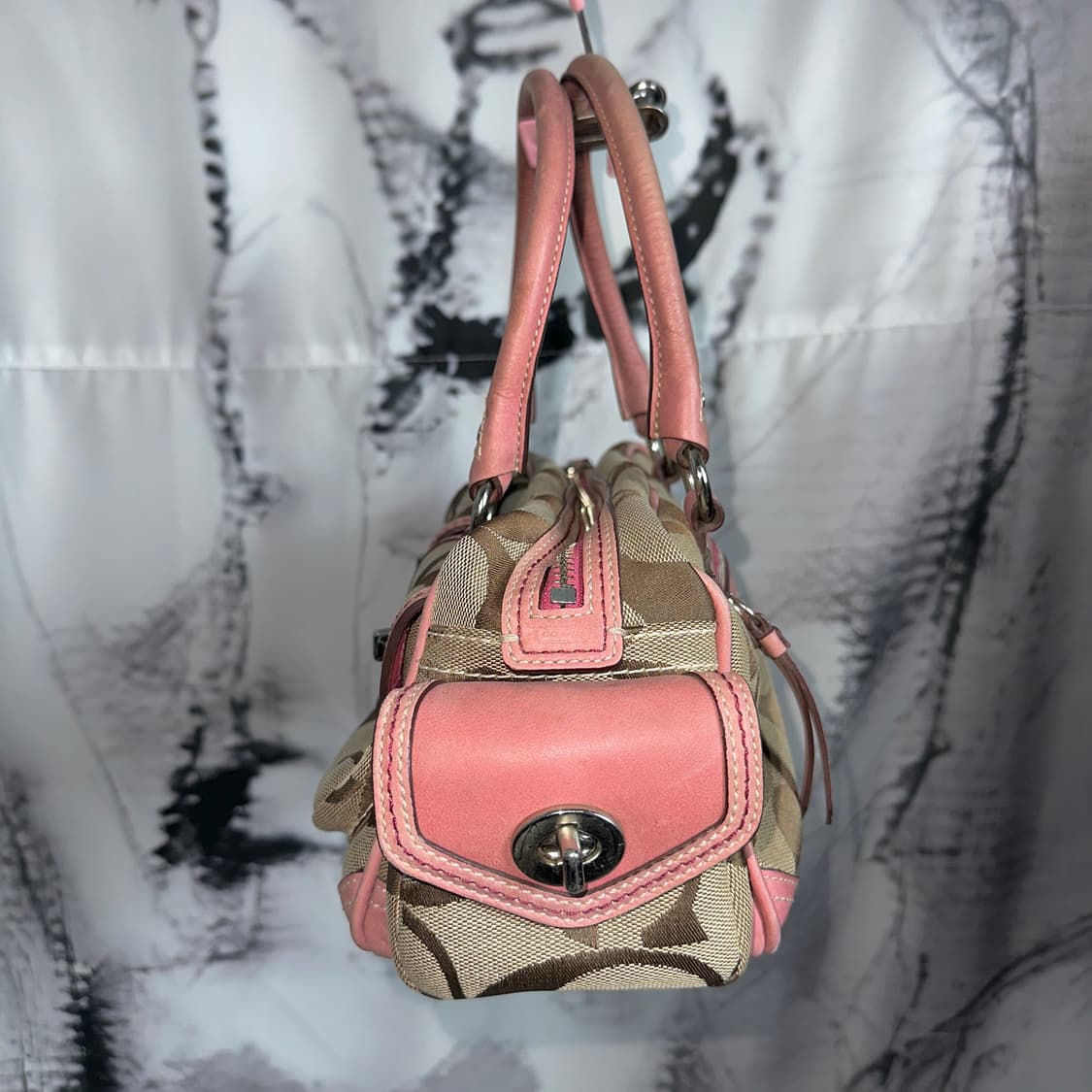 코치 핑크 시그니처 토트백 상품이미지4