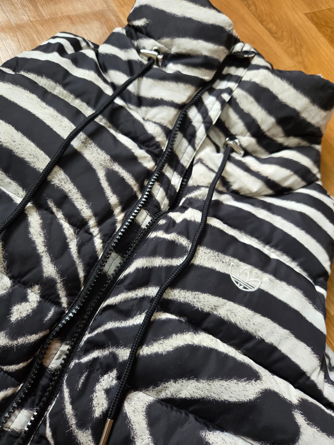 아디다스 여성 지브라패턴 패딩 조끼 상품이미지2