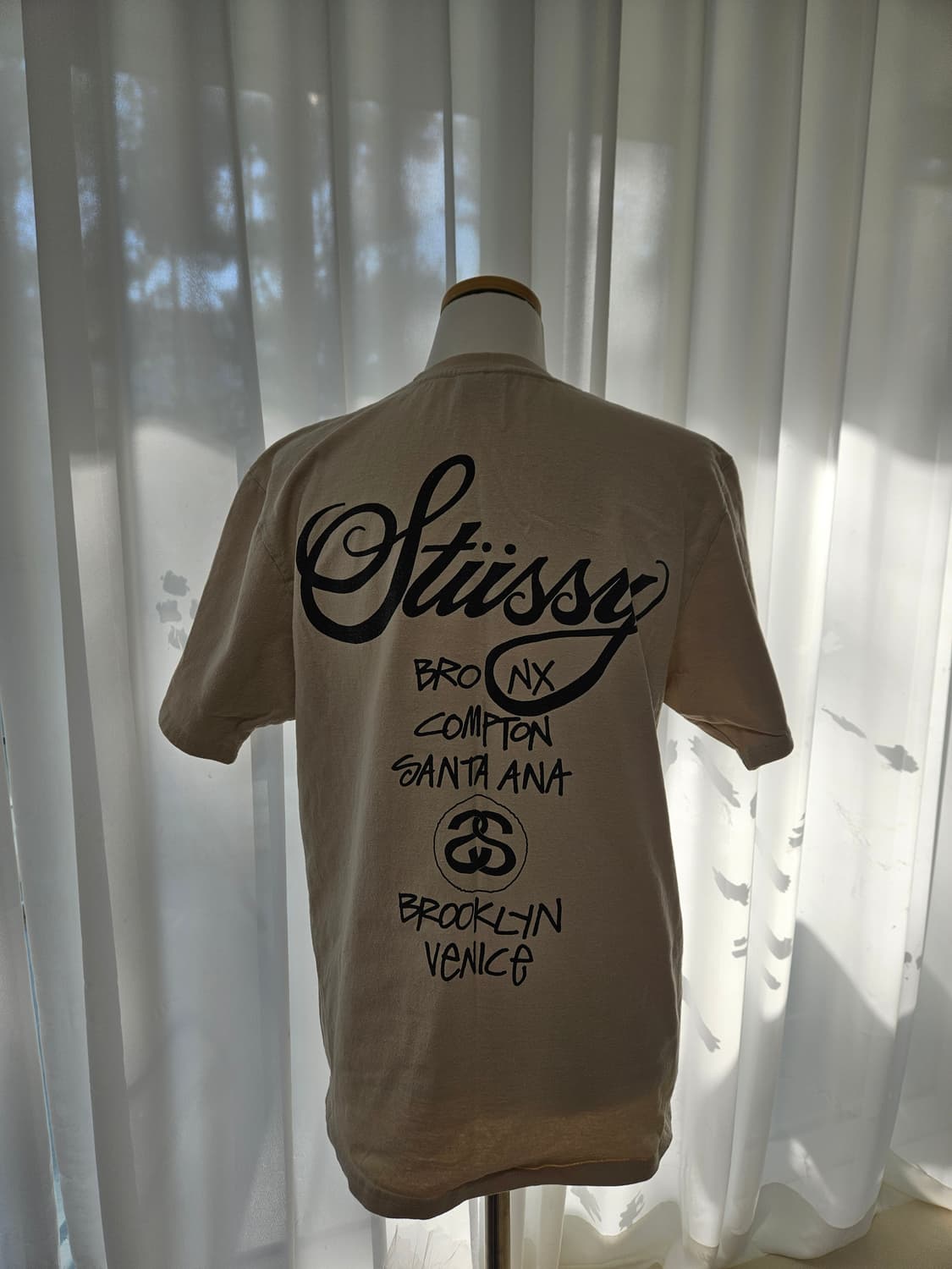 스투시 월드와이드 반팔티셔츠 베이지 상품이미지2