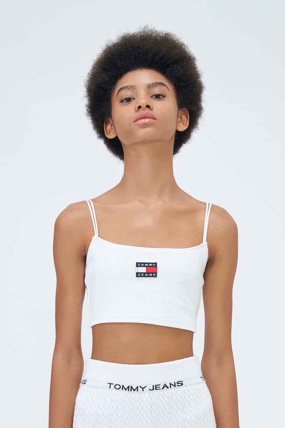 타미 진스 크롭 뱃지 더블 스트랩 탑 S 상품이미지1