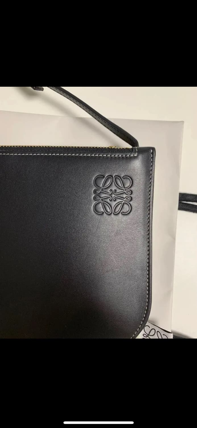 로에베 게이트 더블지퍼 파우치백 블랙 상품이미지3