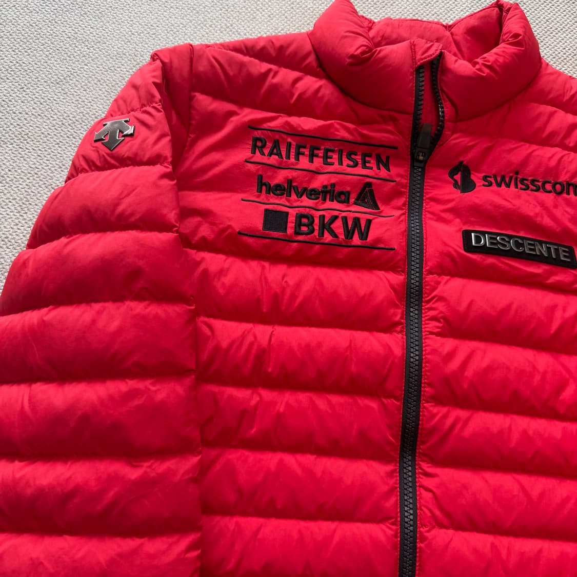 데상트 아우디 경량패딩 상품이미지2