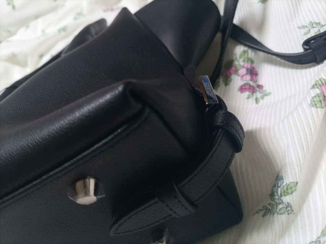 사르투 sartu 블랙 토트크로스백(크로스끈탈착됨) 상품이미지6