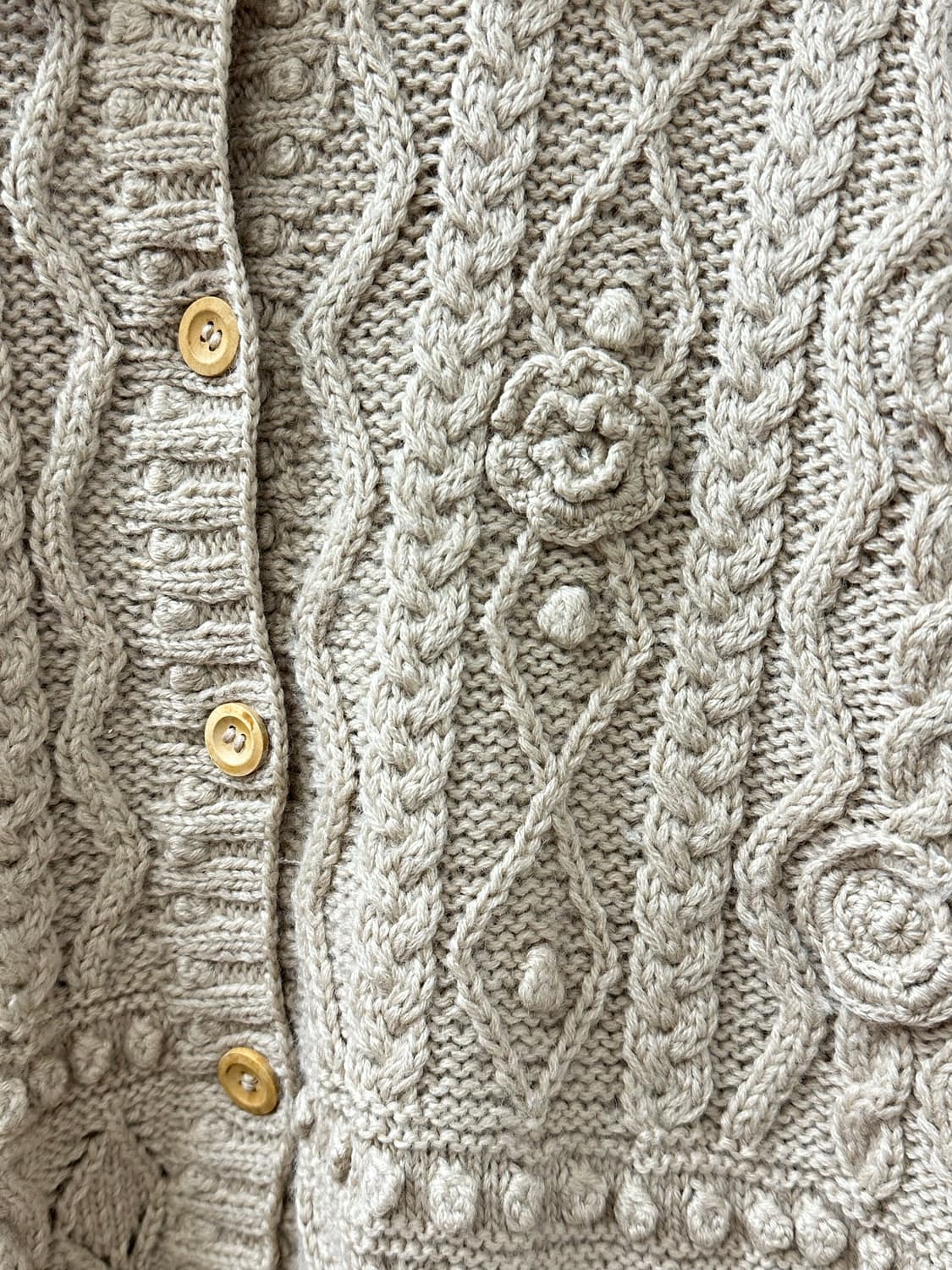 일본빈티지 울 100% 폼폼 플라워 둥근카라 니트 가디건 상품이미지3