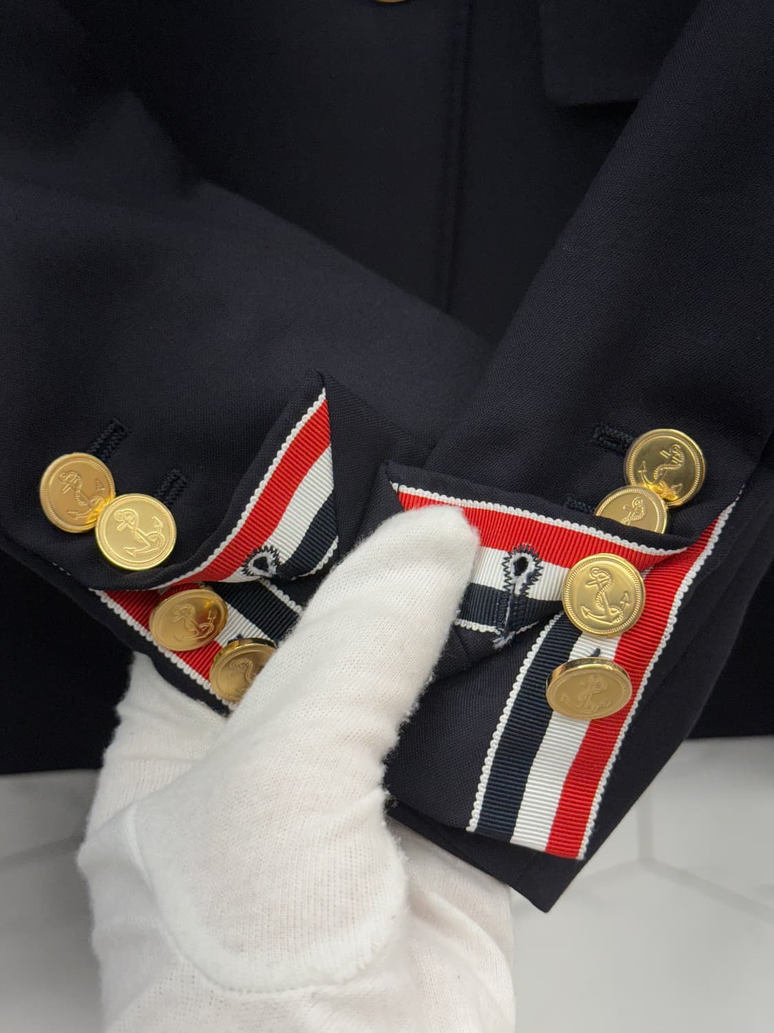 [4] 톰브라운 사선완장 울 블레이저 자켓 상품이미지4