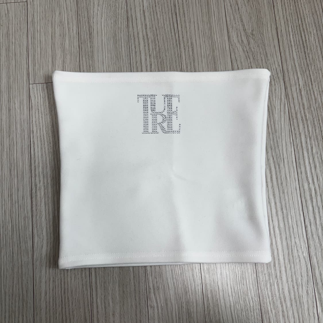 티유알이 스와로브스키 로고 튜브탑 화이트 상품이미지3