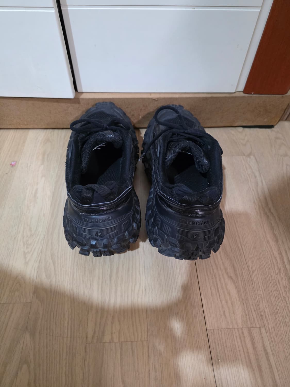 발렌시아가 디펜더42 상품이미지2