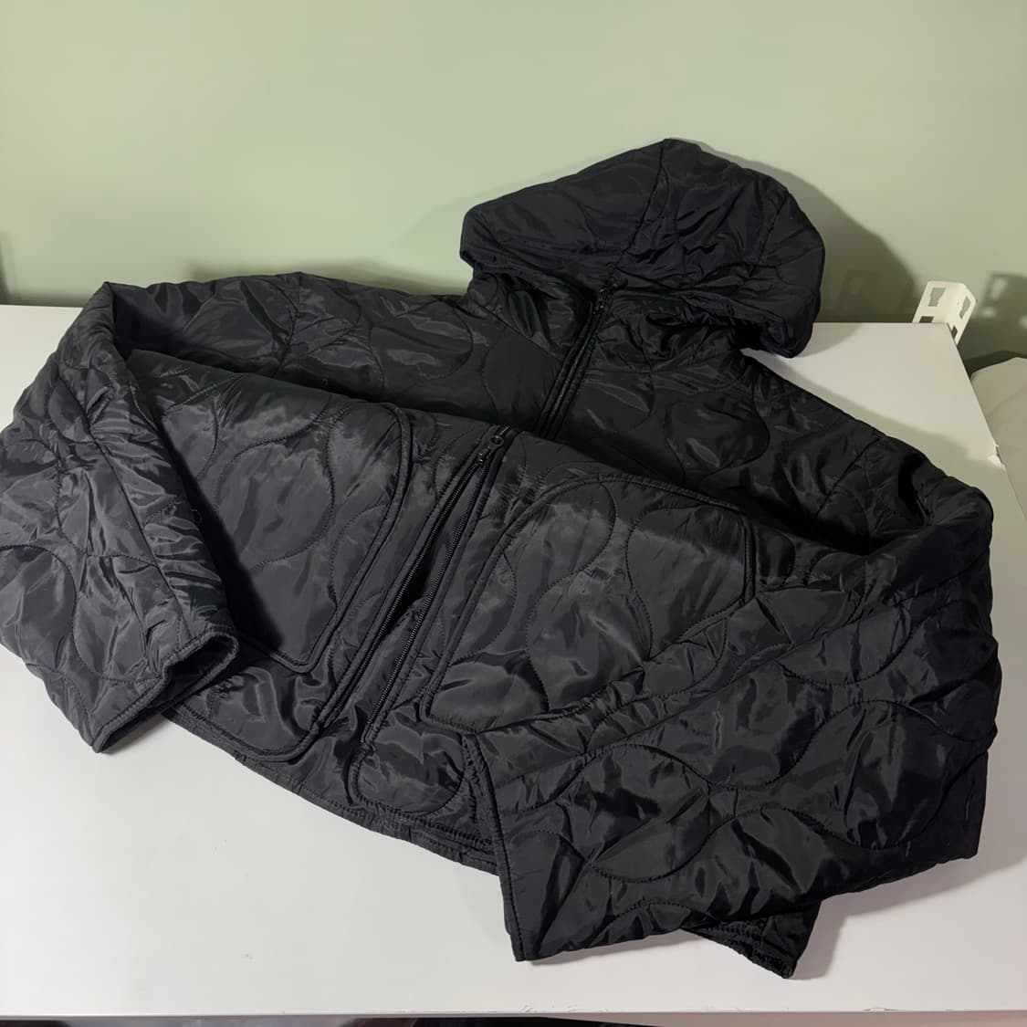 L 코드그라피 블랙 깔깔이 후드 퀼팅자켓 상품이미지1