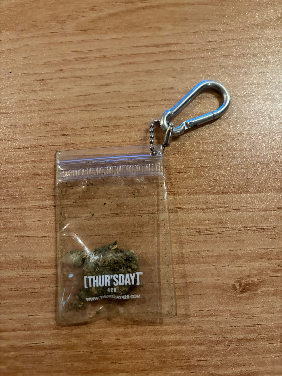 thursday420 떨스데이 키링 팝니다. 상품이미지1