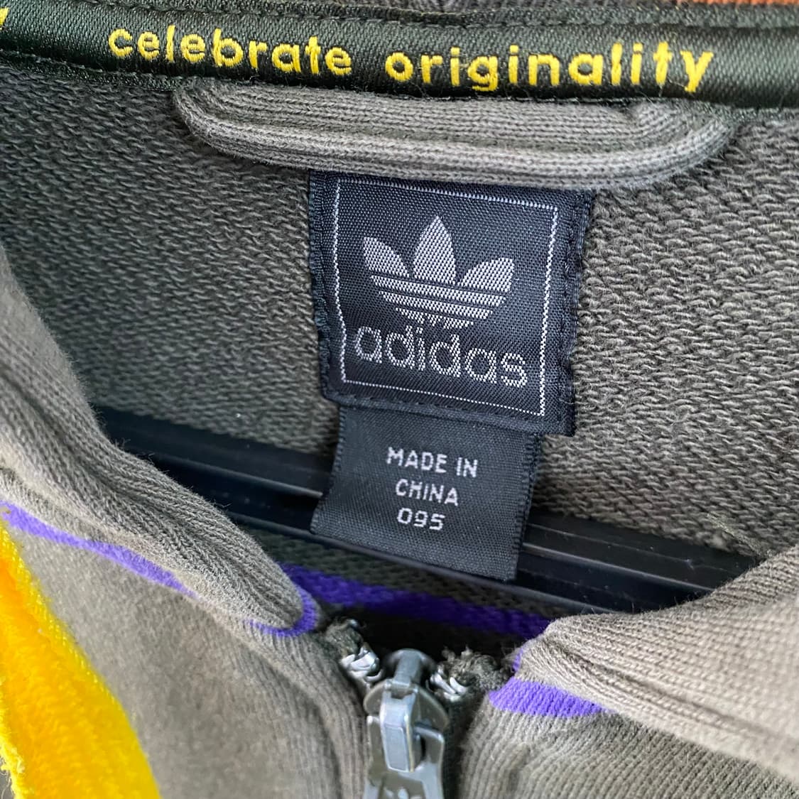 95 아디다스 카키 후드집업 상품이미지3