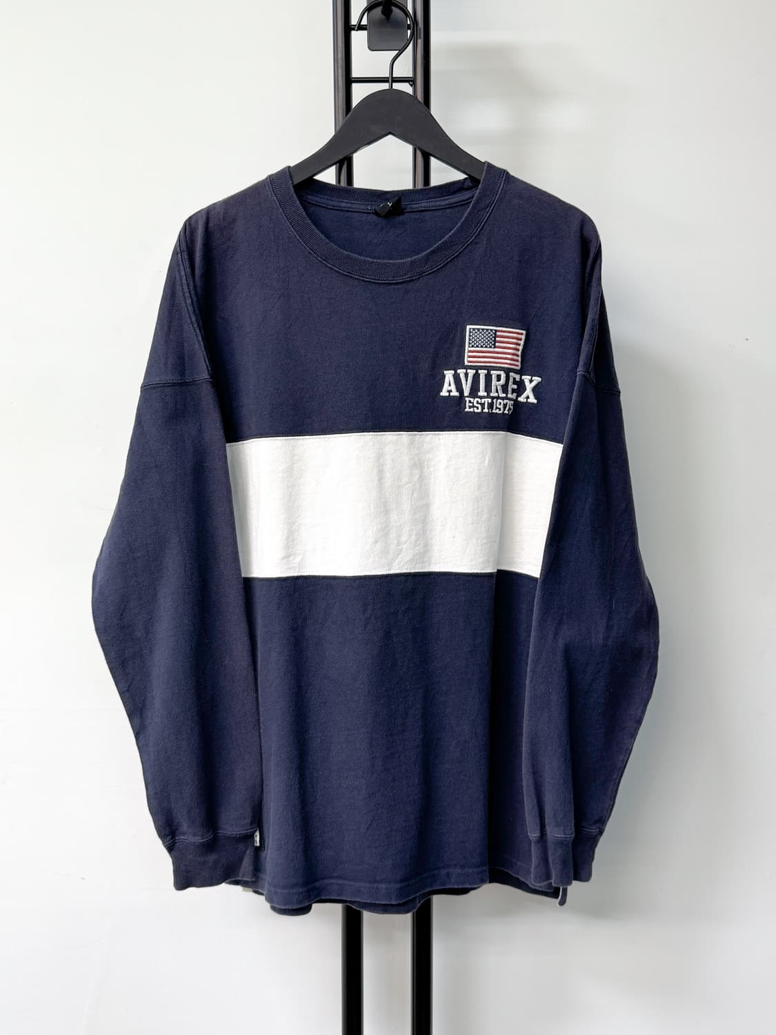 아비렉스 백 스펠 로고 롱슬리브 상품이미지1