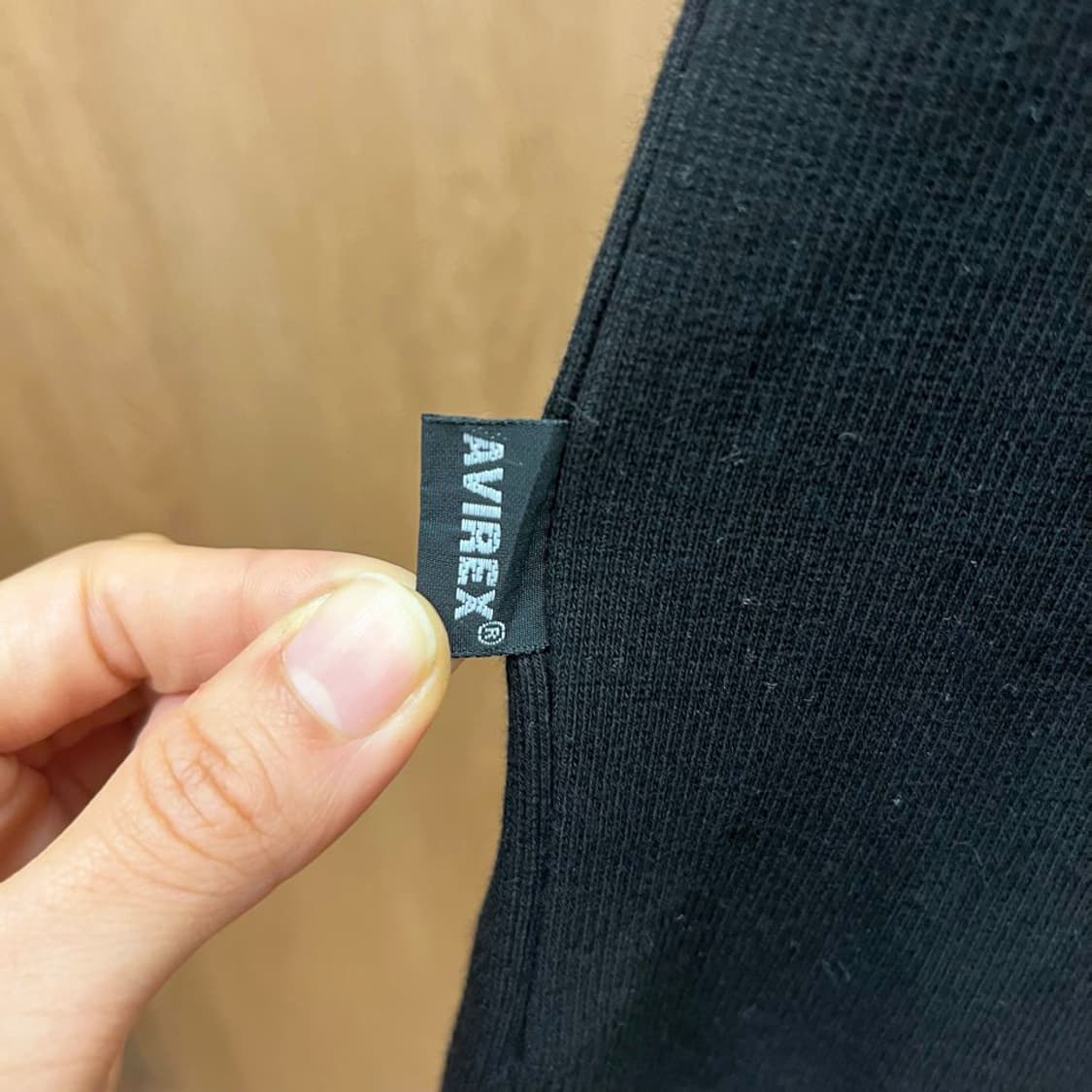 아비렉스 반팔 골지 티셔츠 헨리넥 백 로고 프린팅 무지 디테일 블랙 상품이미지7