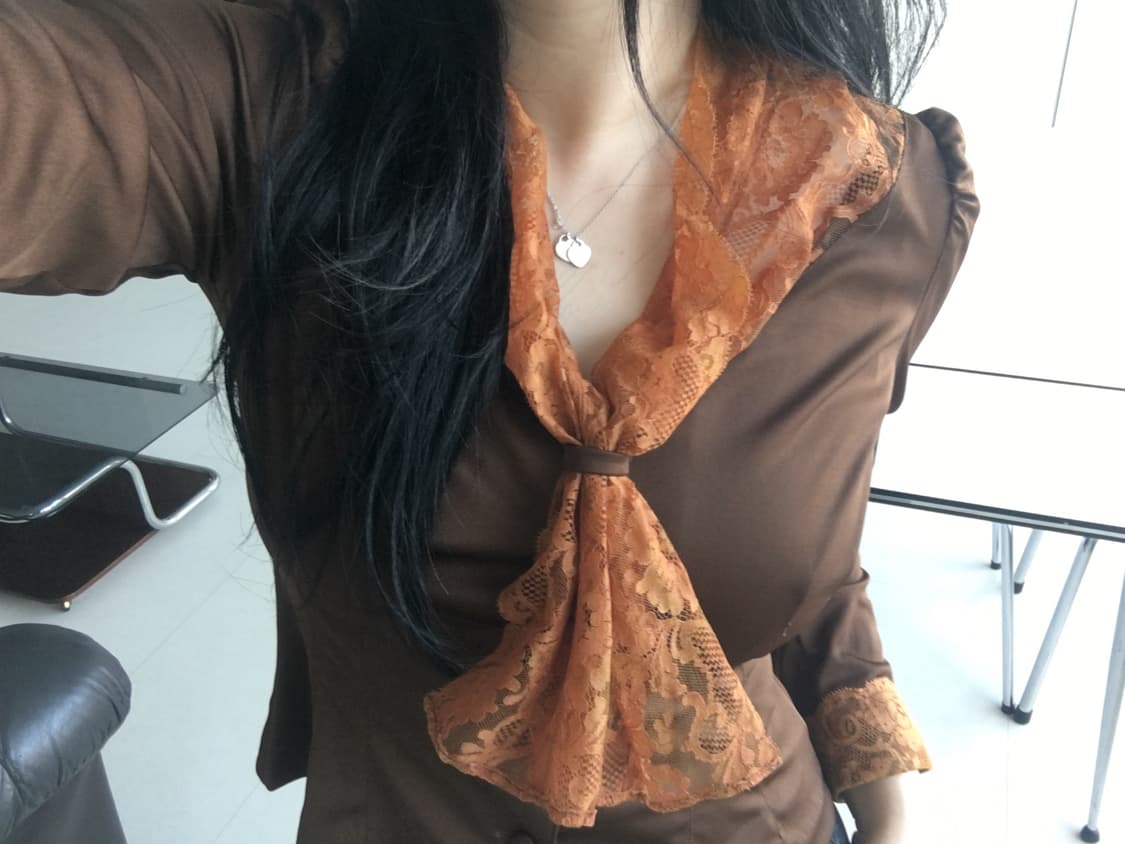 lace tie-neck blouse 상품이미지1