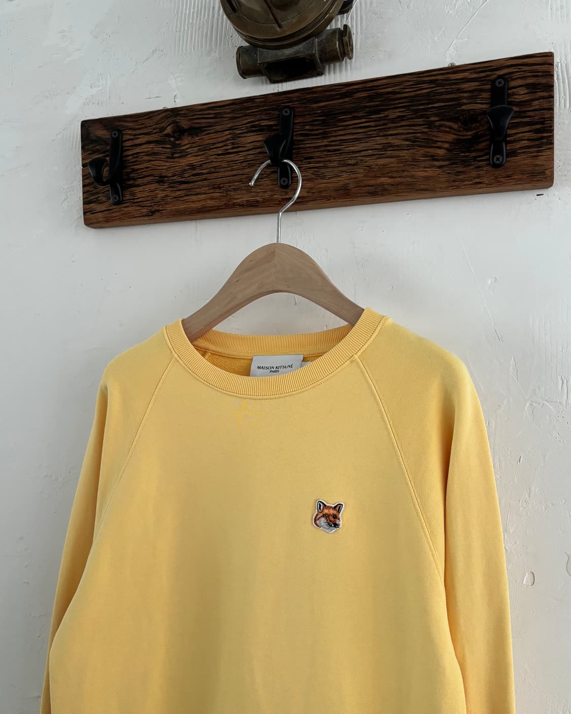 Maison Kitsune 메종키츠네 폭스헤드패치 옐로우컬러 우먼 맨투맨 상품이미지3