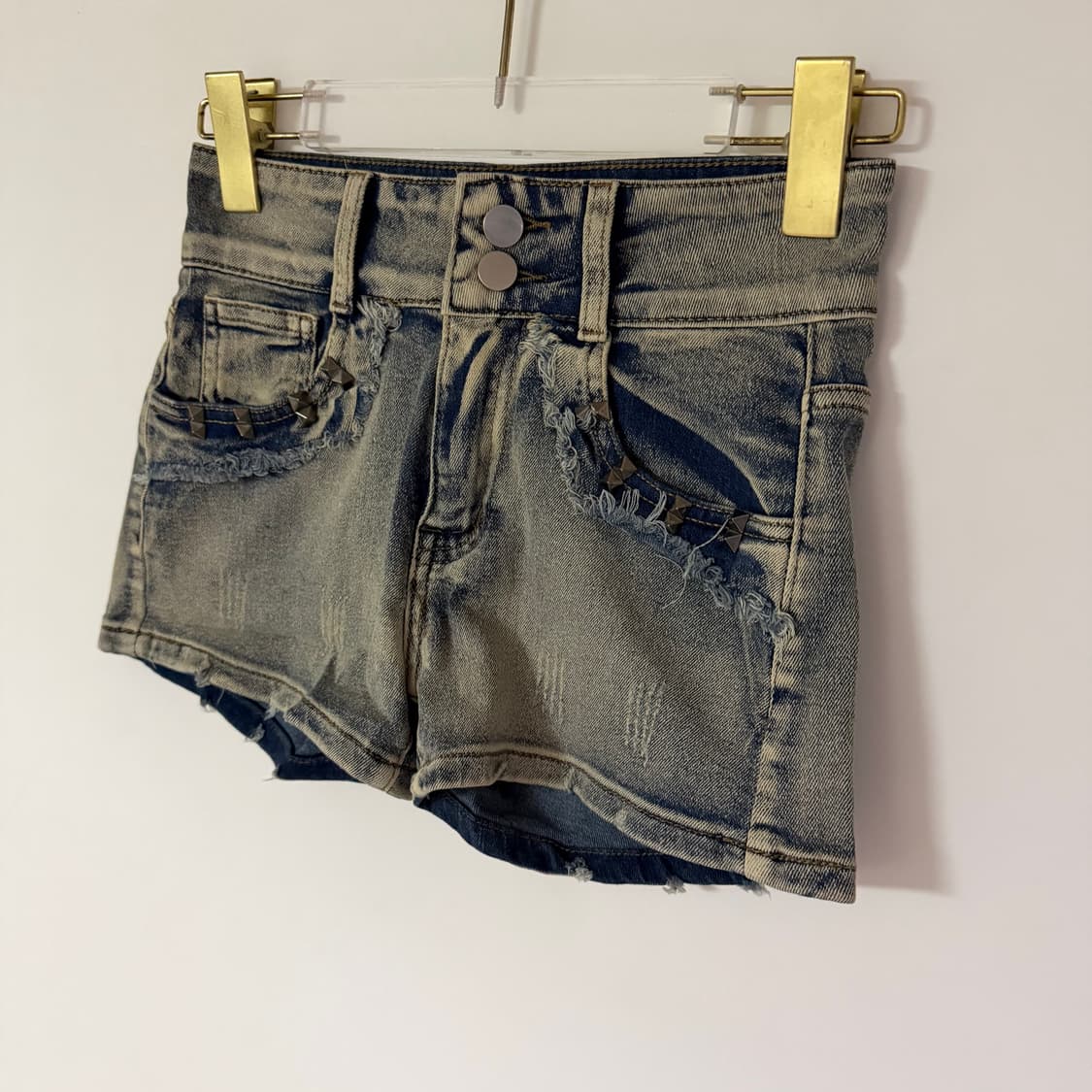 새상품 여자 스터드 데님 숏팬츠 S 상품이미지3