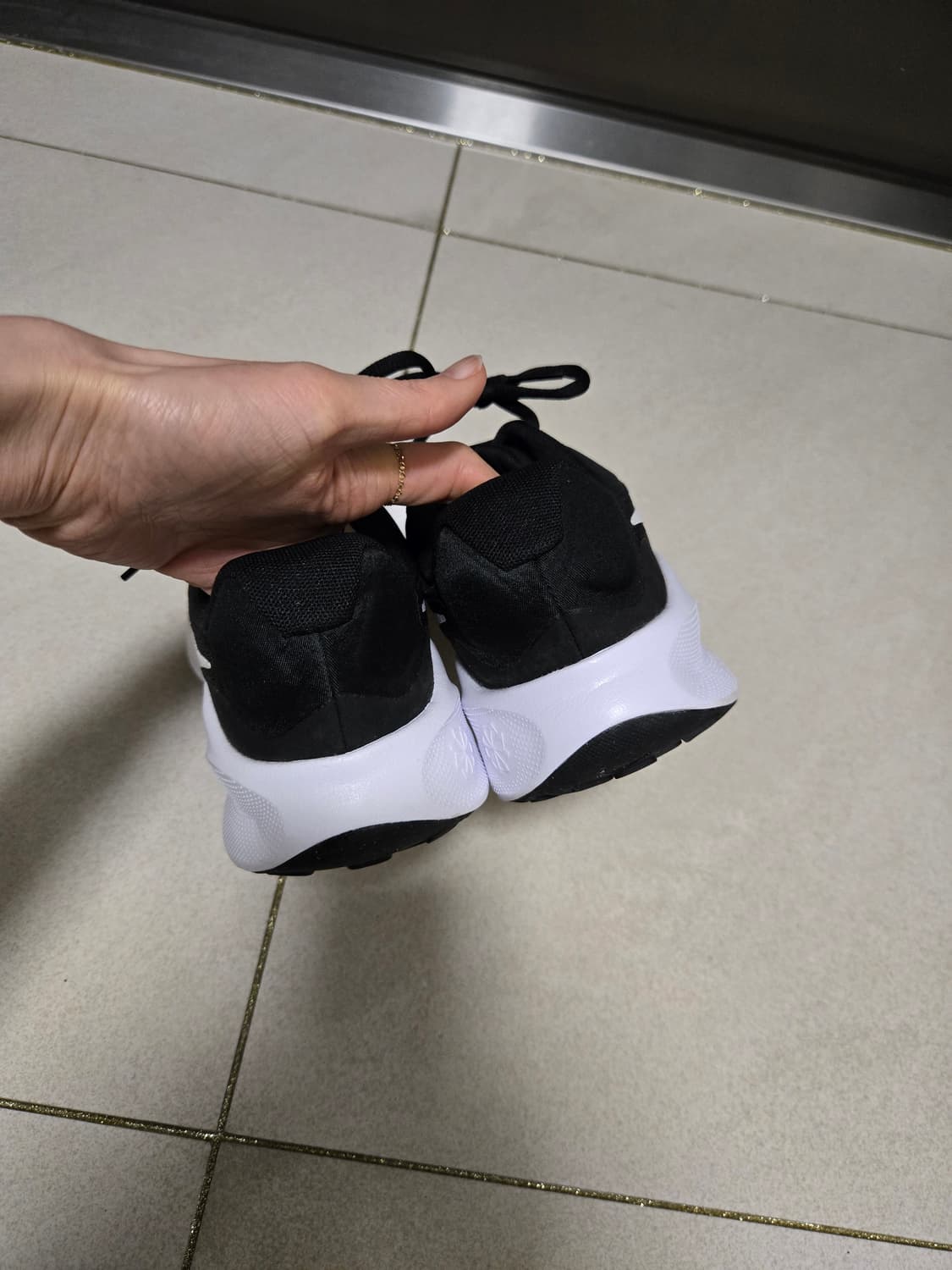 [260/미착용] 나이키 남성 운동화 런닝화 상품이미지3