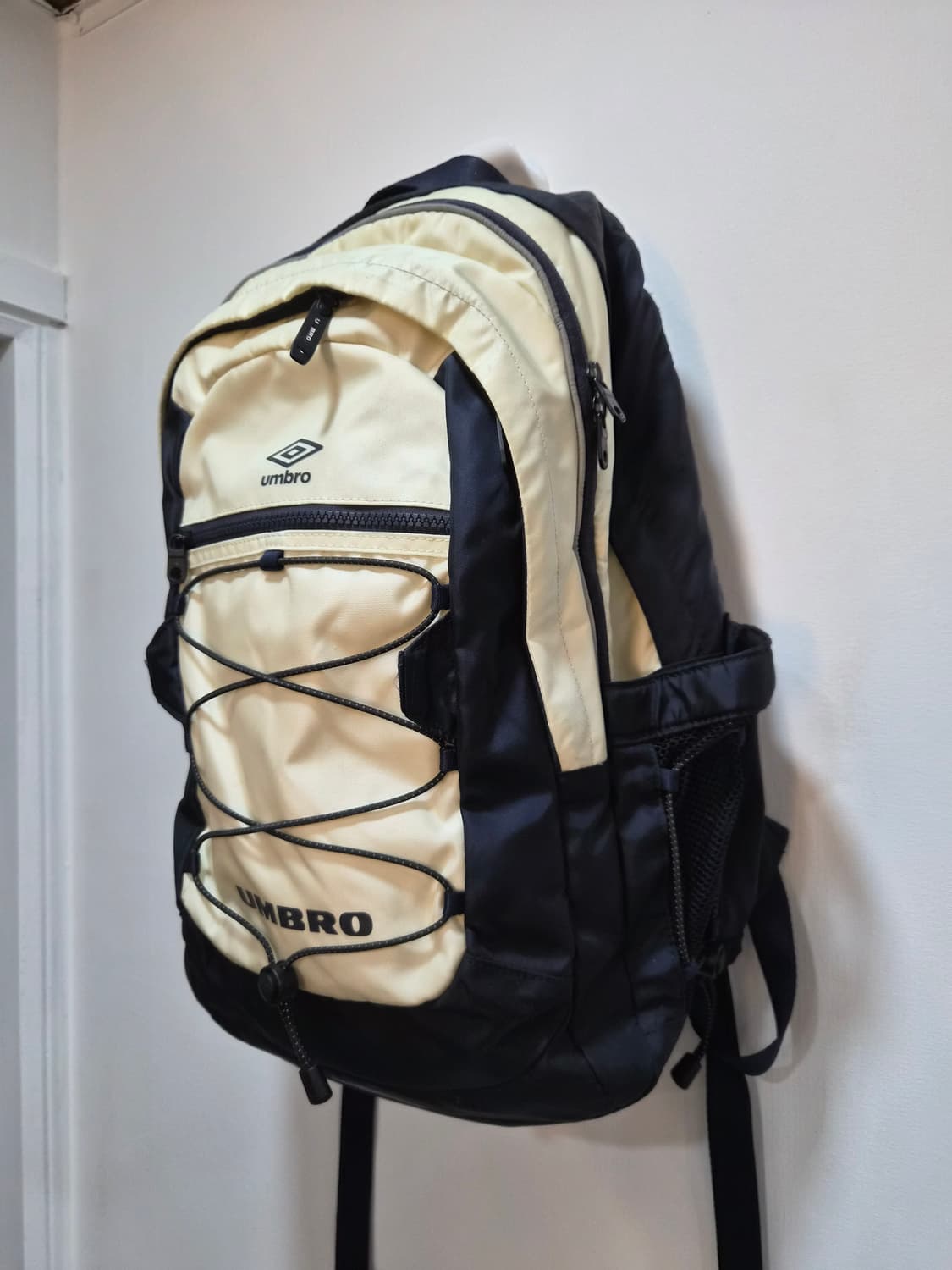 OS) UMBRO 엄브로 백팩 팝니다 상품이미지3