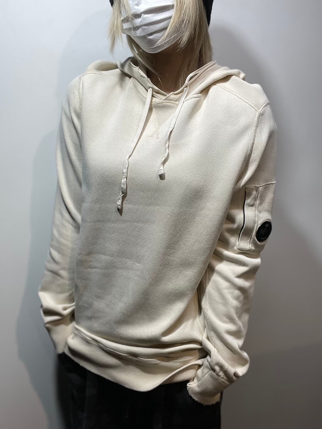 C.P.컴퍼니 후드티 아이보리 상품이미지1