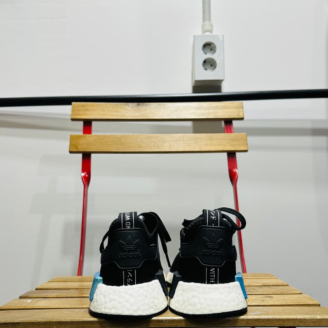 230) 아디다스 운동화 여성 여자 신발 NMD R1 블랙 상품이미지4