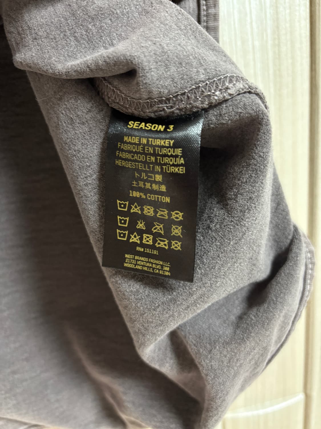 이지 시즌3 다크브라운 티셔츠 상품이미지3