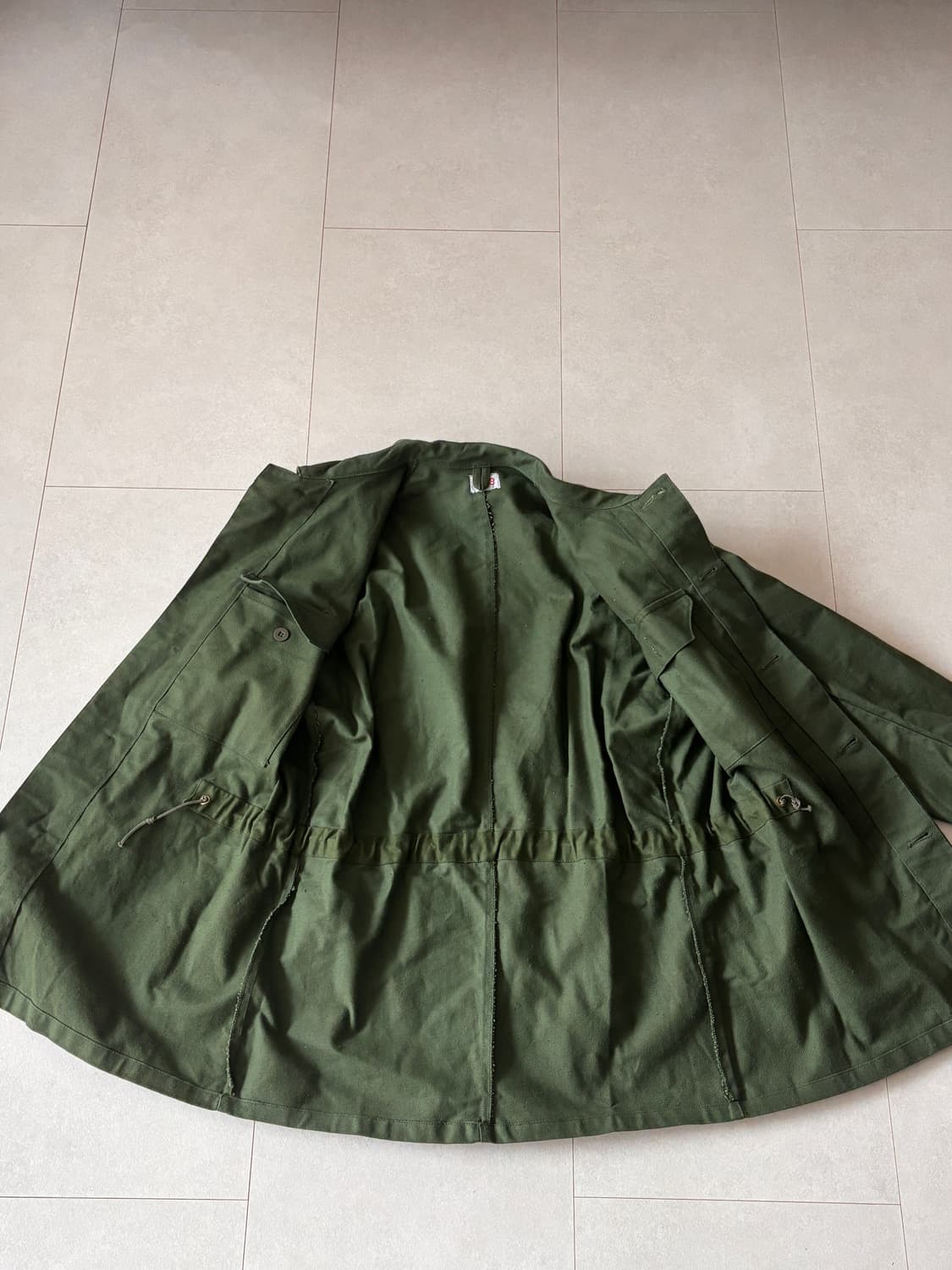 겉은 미니멀, 속은 밀리터리. 스웨덴 빈티지 자켓 L 상품이미지5