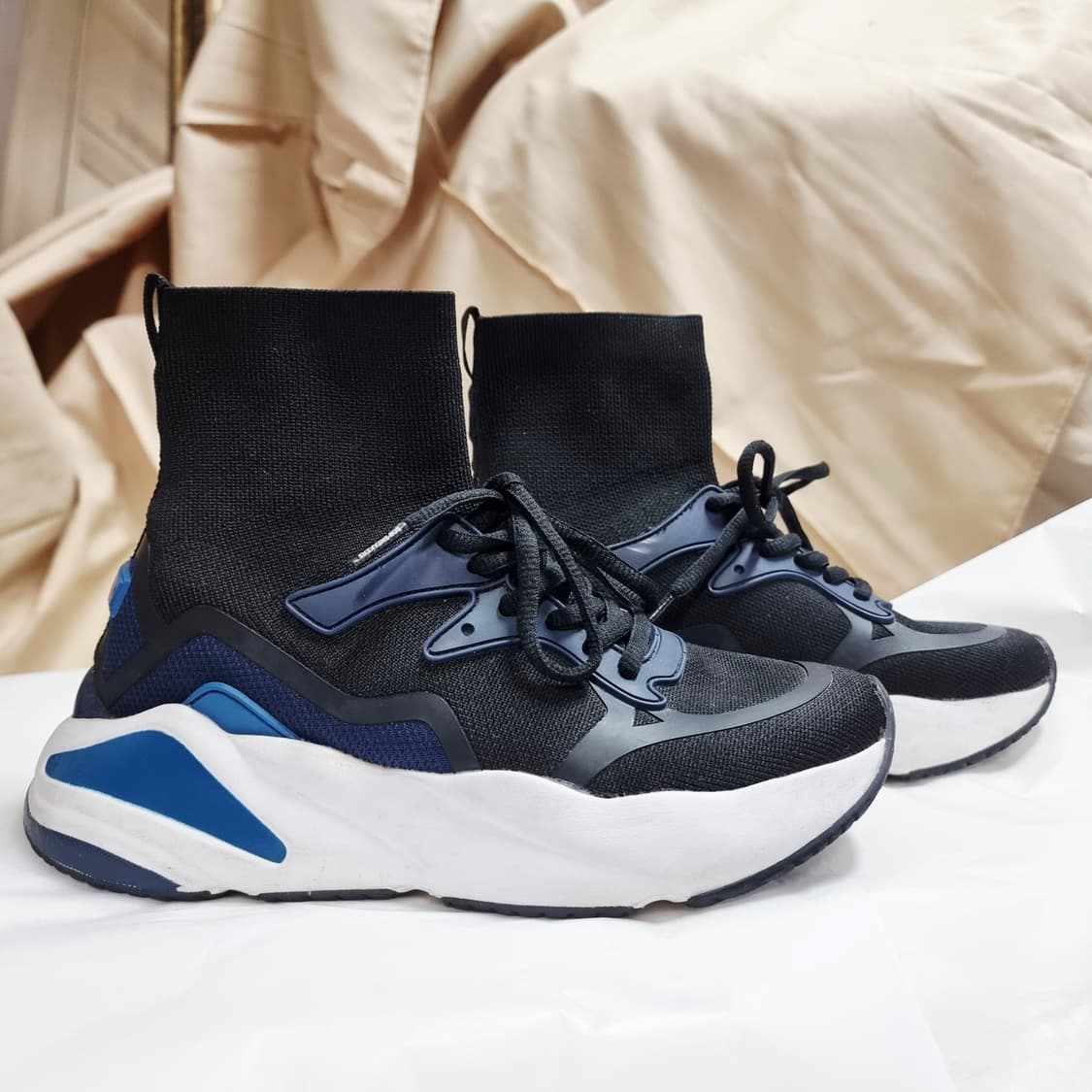 슈콤마보니 삭스 스니커즈 하이탑 운동화 (230mm) 미드솔 외 상태최상 상품이미지5