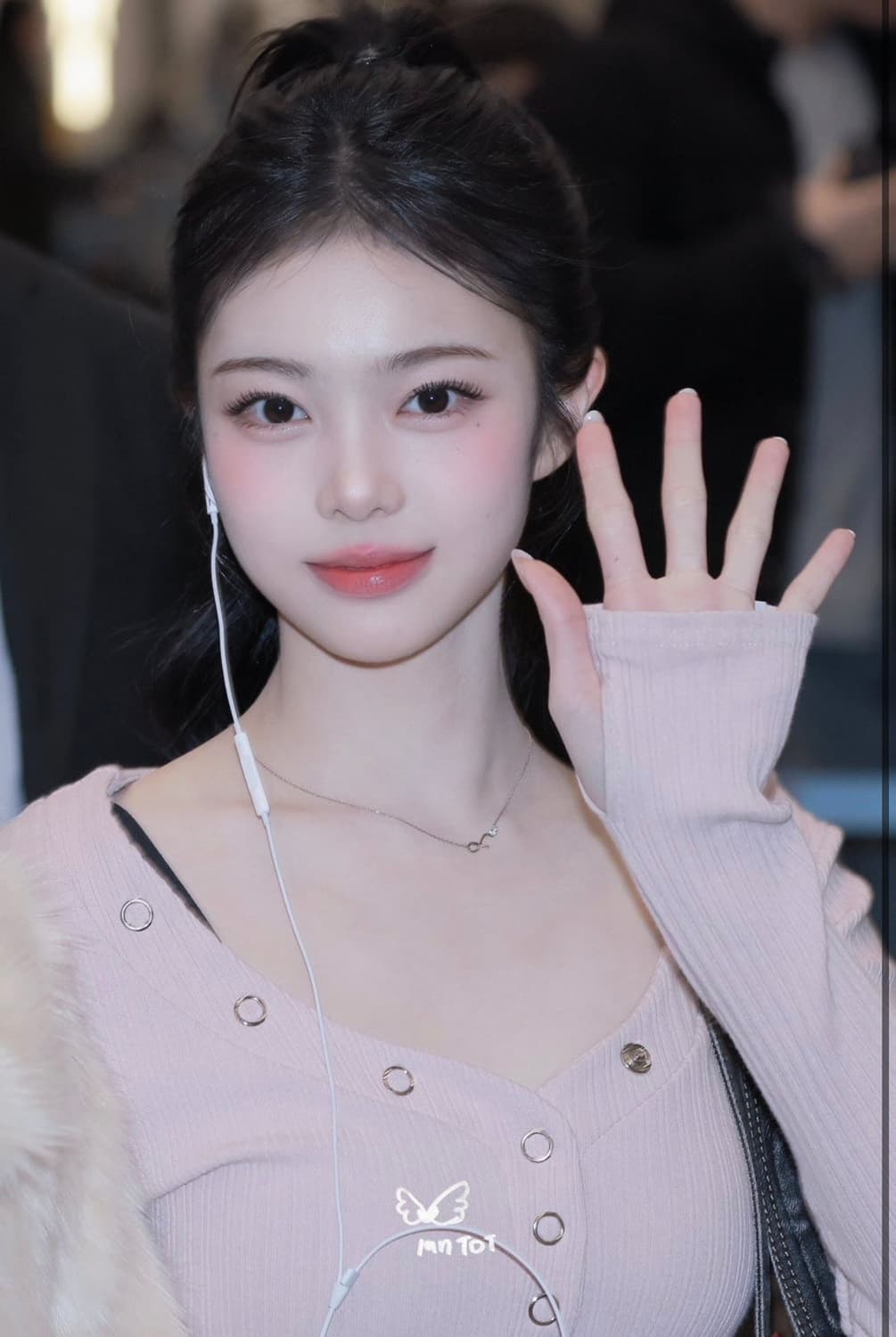 하투하 이안 착용🩷 플리즈노팔로우 버니 스냅 버튼 탑 상품이미지1