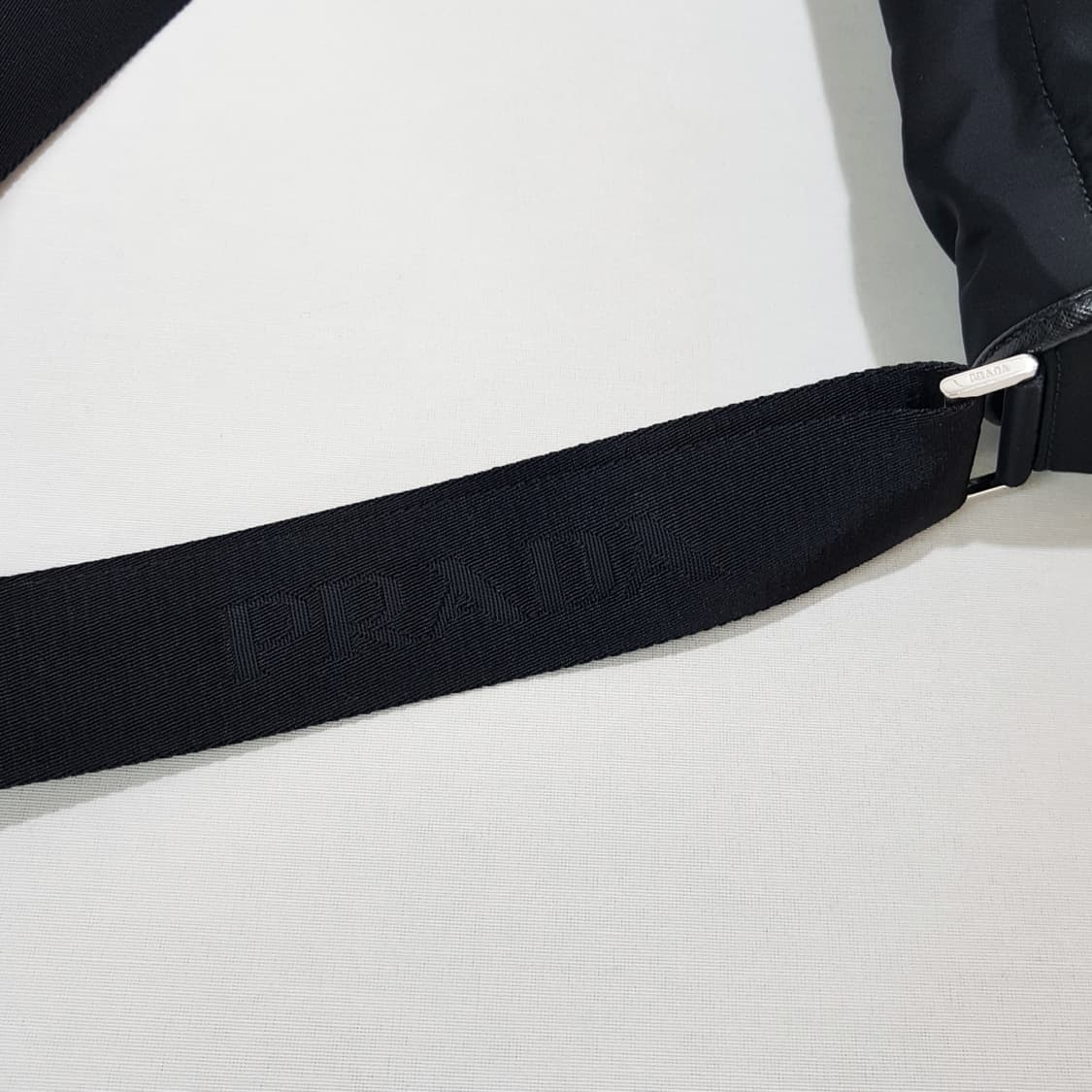 프라다 리나일론 및 사피아노 가죽 숄더백 2VD052 상품이미지8