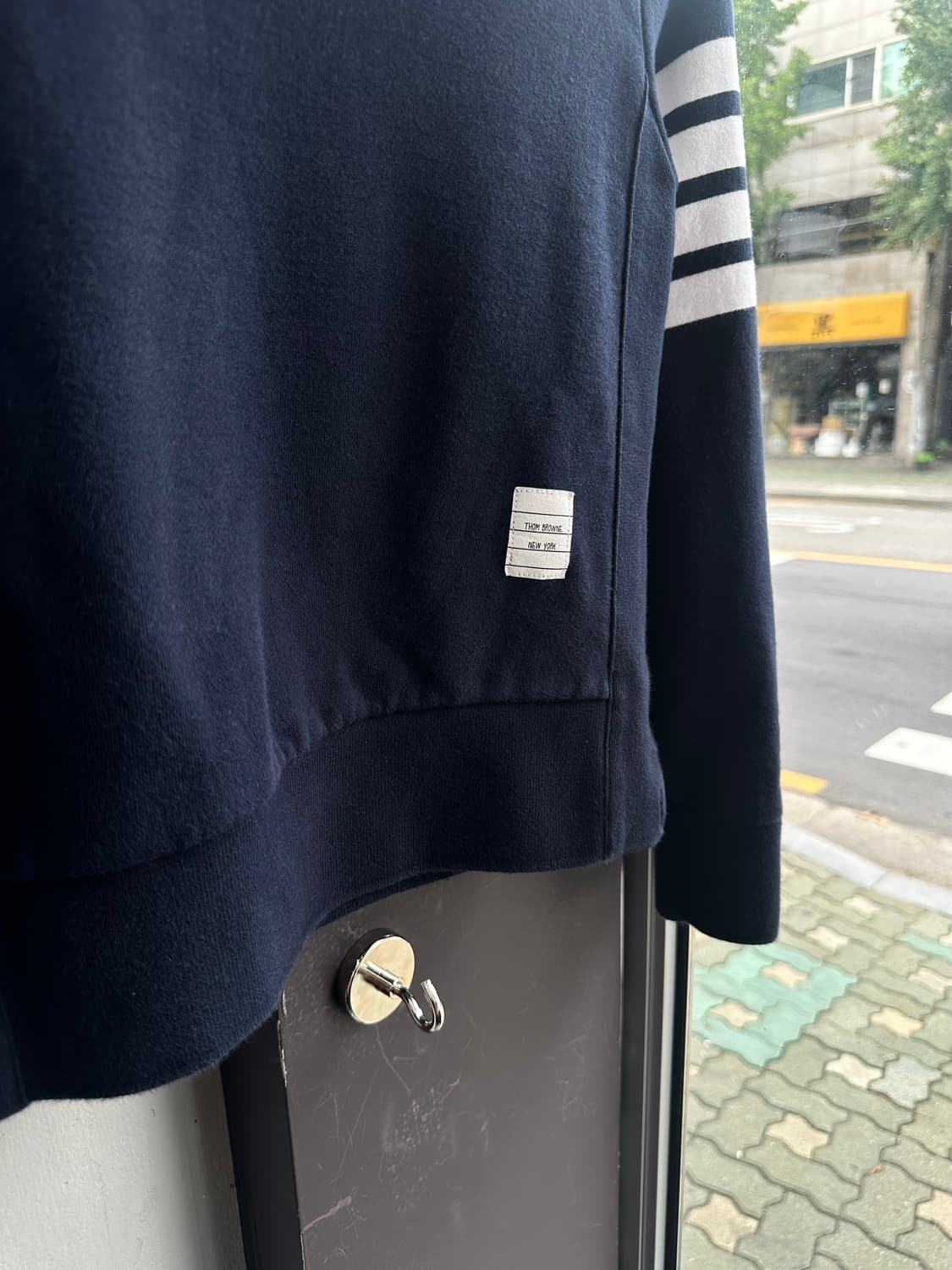 40(1)/ 톰브라운 사선완장 맨투맨 상품이미지4