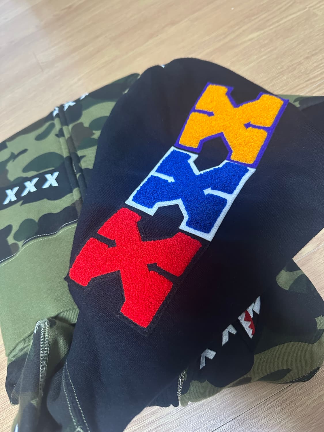 베이프 샤크후드 갓셀렉션 콜라보 팝니다 상품이미지3