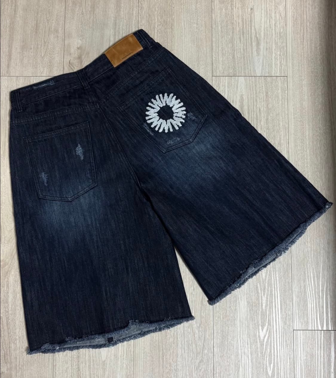999휴머니티 CUTTING EDGE DENIM BURMUDA PANTS 상품이미지5