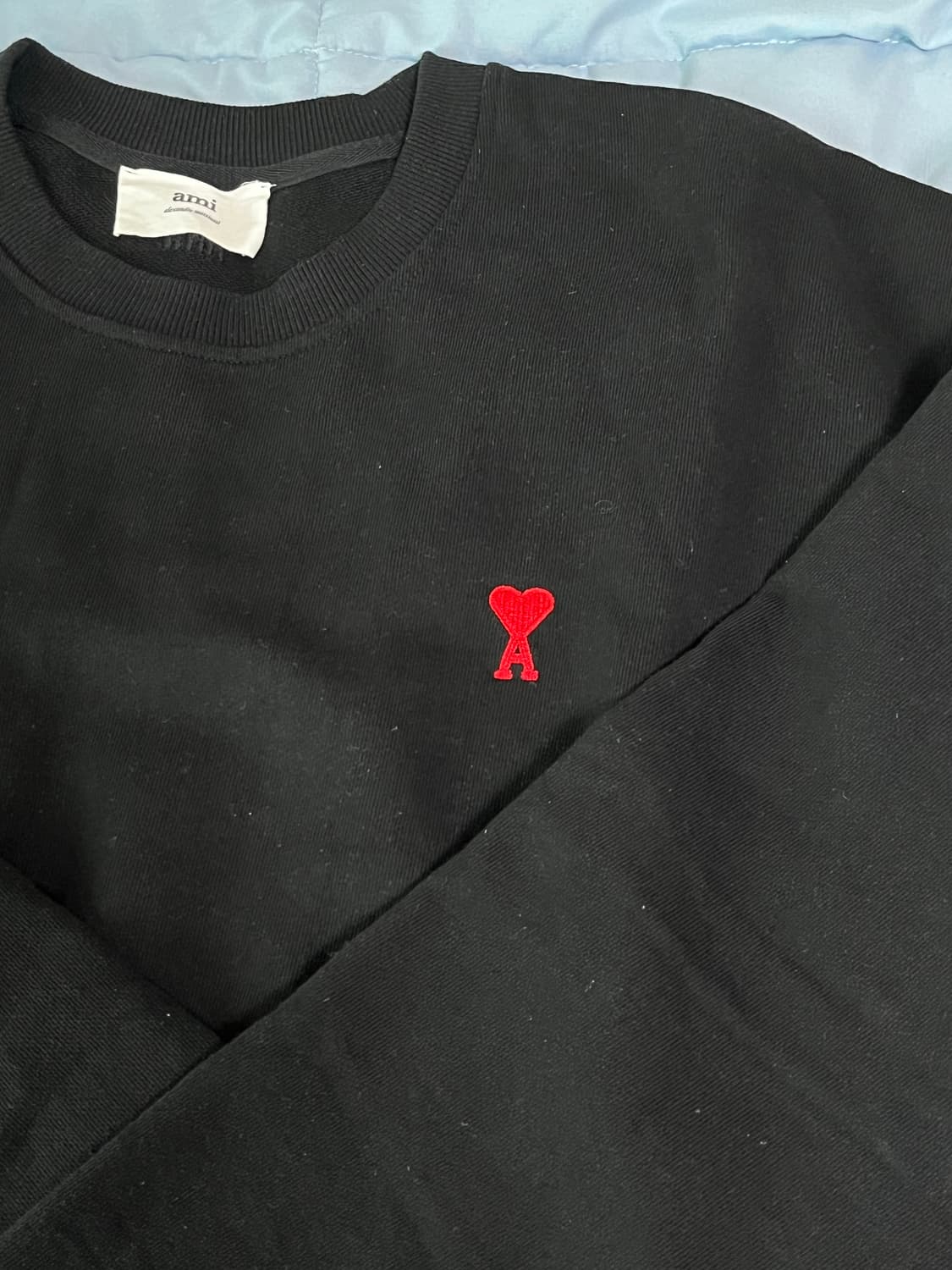 아미 맨투맨 xl 블랙 qr인증 정품 팔아요 ! 상품이미지2