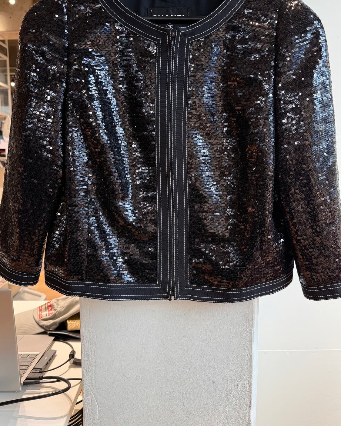 샤넬 블랙 스팽글 크롭 자켓  상품이미지6