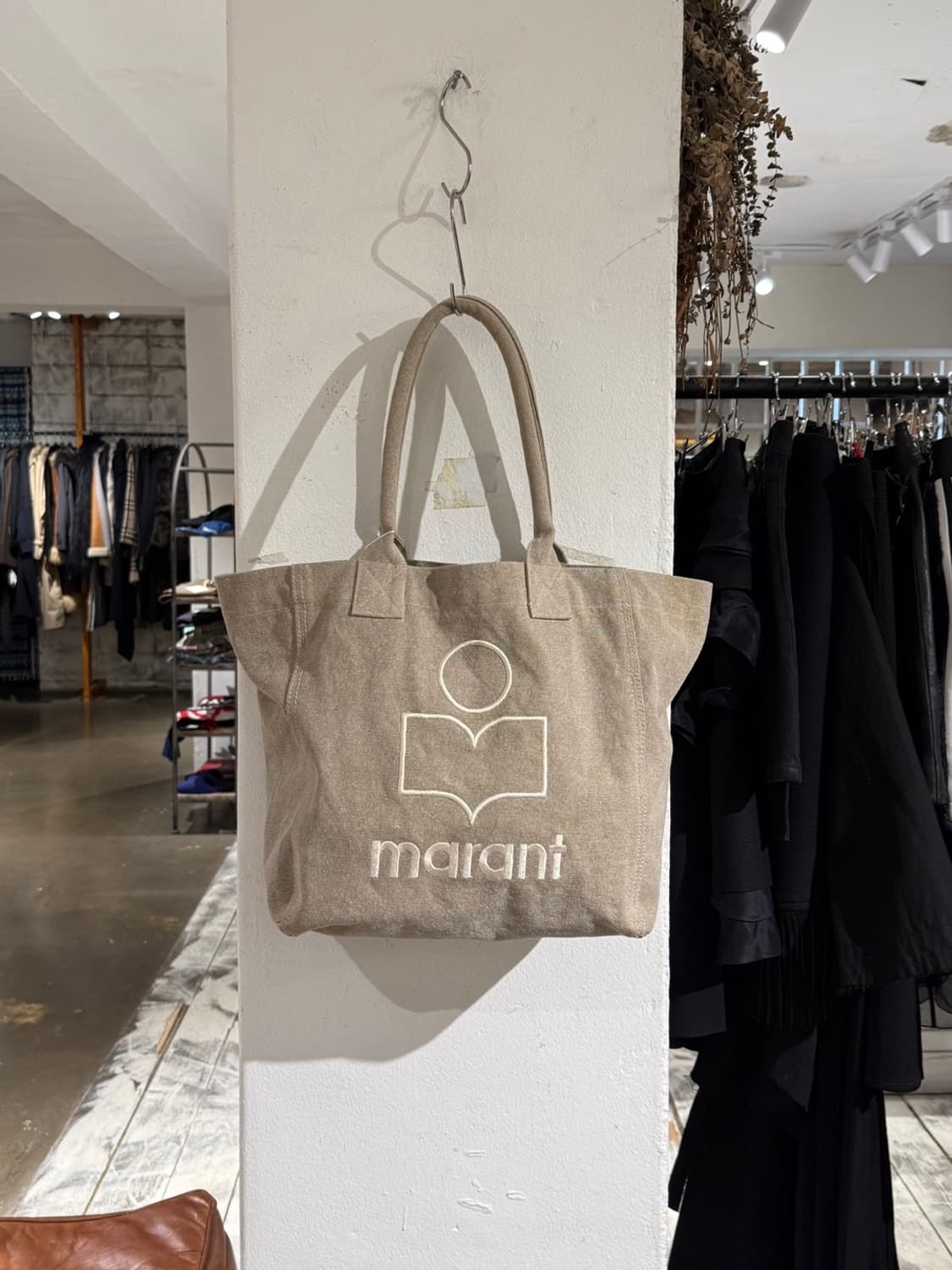 이자벨마랑 옌키 로고 스몰 토트백 상품이미지2