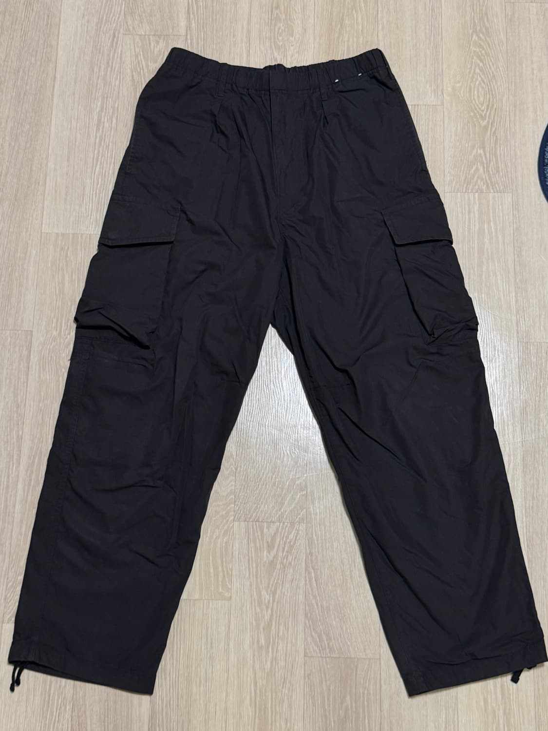 유니클로 와이드핏파라슈트카고팬츠 상품이미지1