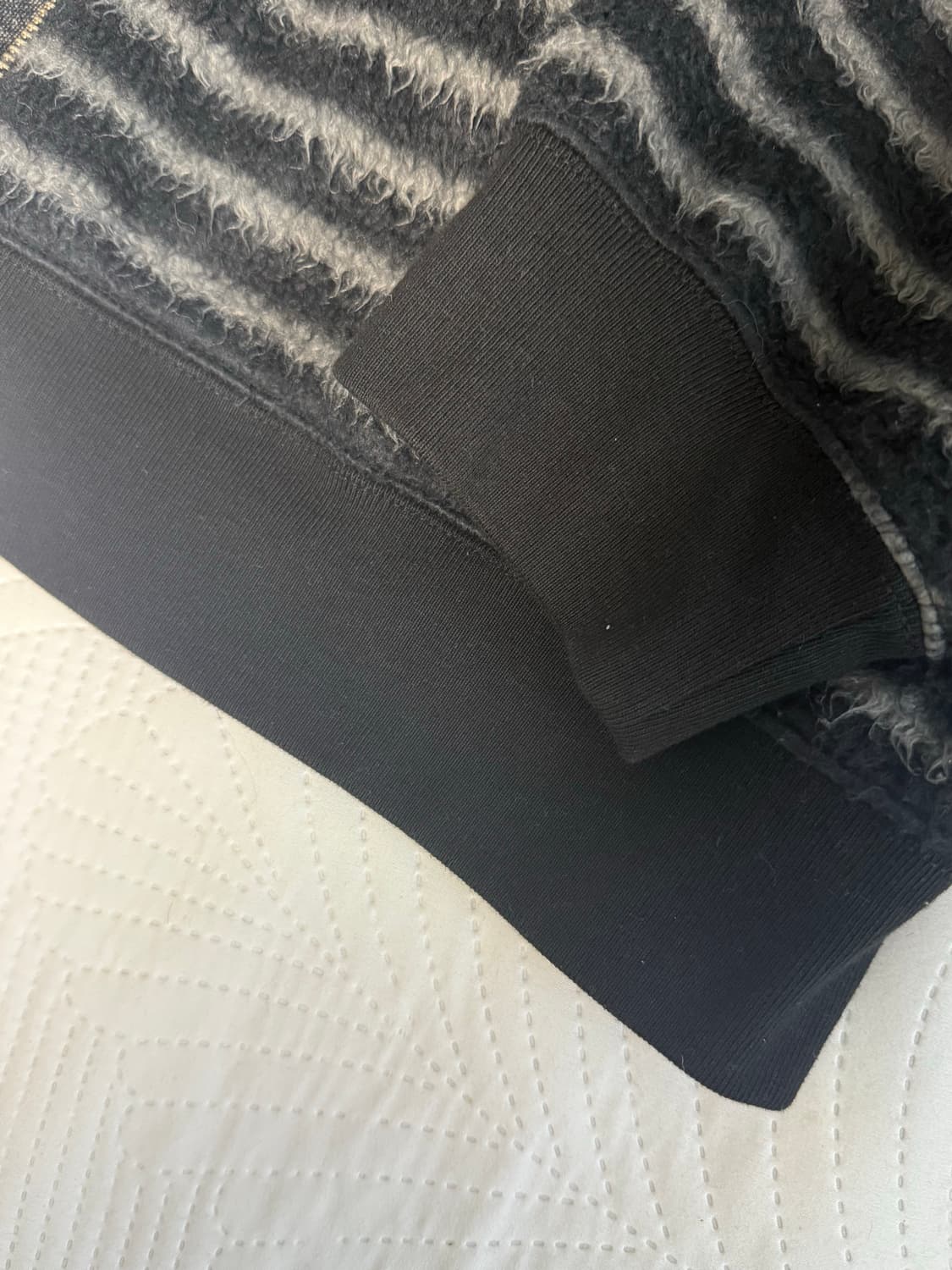 [XXL] 슈프림 브러쉬드 집업 후드 스웨트셔츠 블랙 - 23FW 상품이미지4