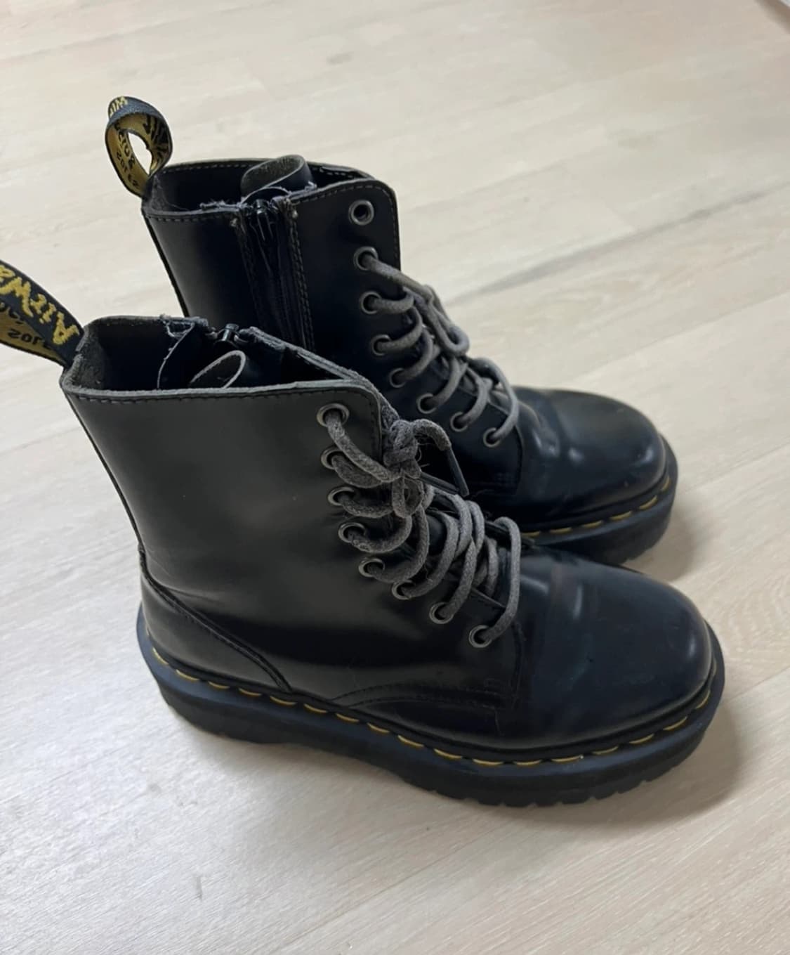 닥터마틴 제이든 240 상품이미지1