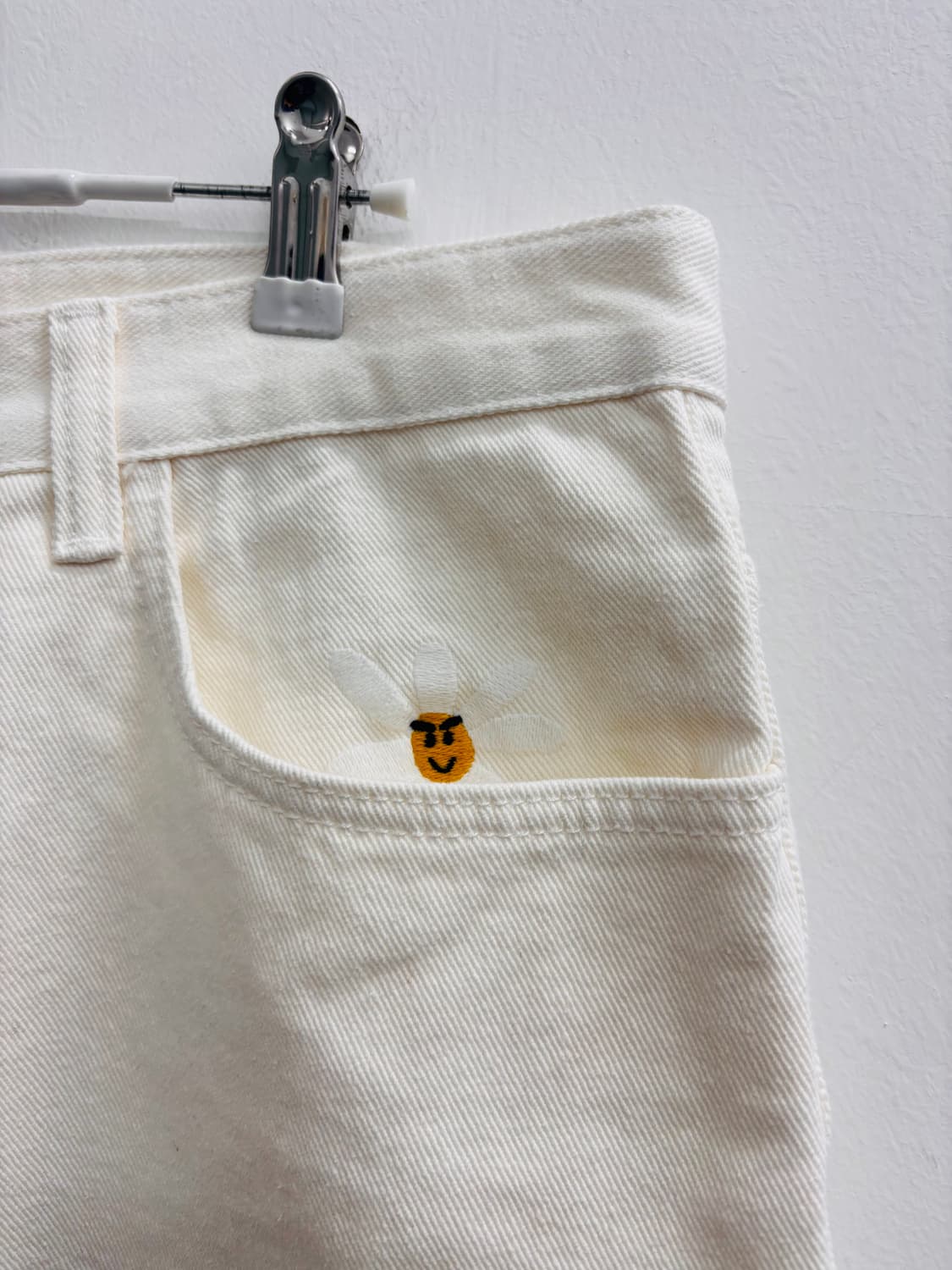 라브로스(LABROS) 데이지 자수 와이드 화이트 데님 팬츠 상품이미지2