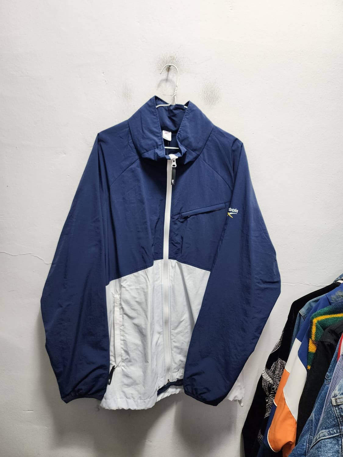 (새상품) 리복 클래식 빅로고 바람막이 3XL 상품이미지2