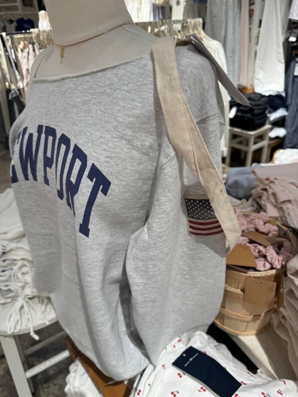 브랜디멜빌 뉴포트 원숄더 스웻셔츠 맨투맨 상품이미지2