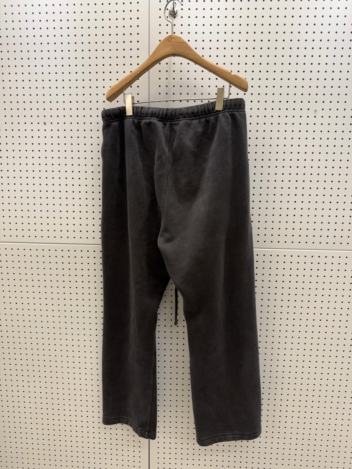 에센셜 1977 로고 스웻팬츠 U1593 상품이미지4