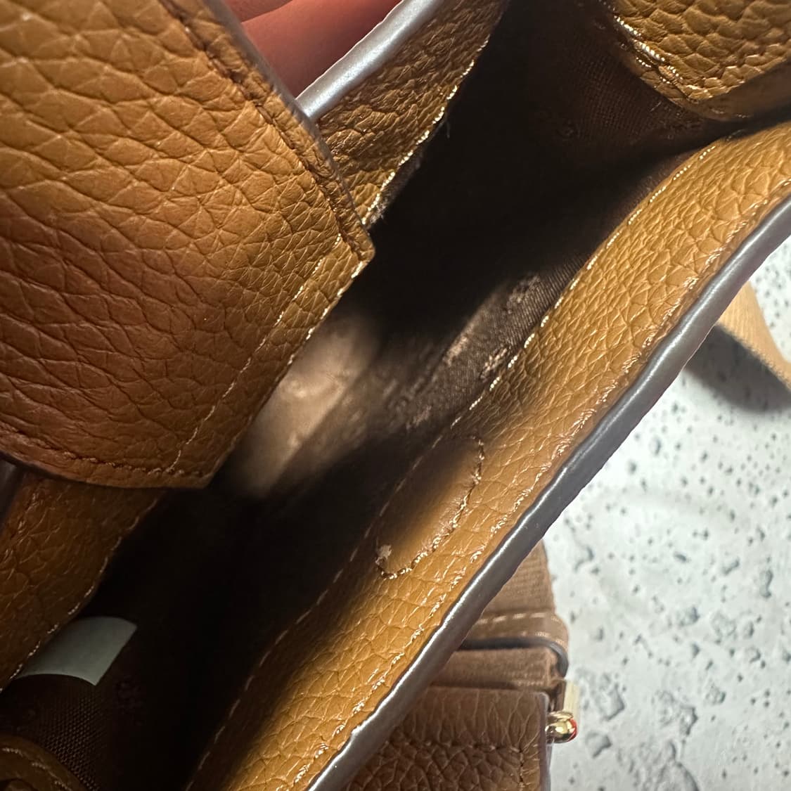 ✨ (바배) 토리버치 테아 테슬폰 브라운 크로스백  상품이미지3