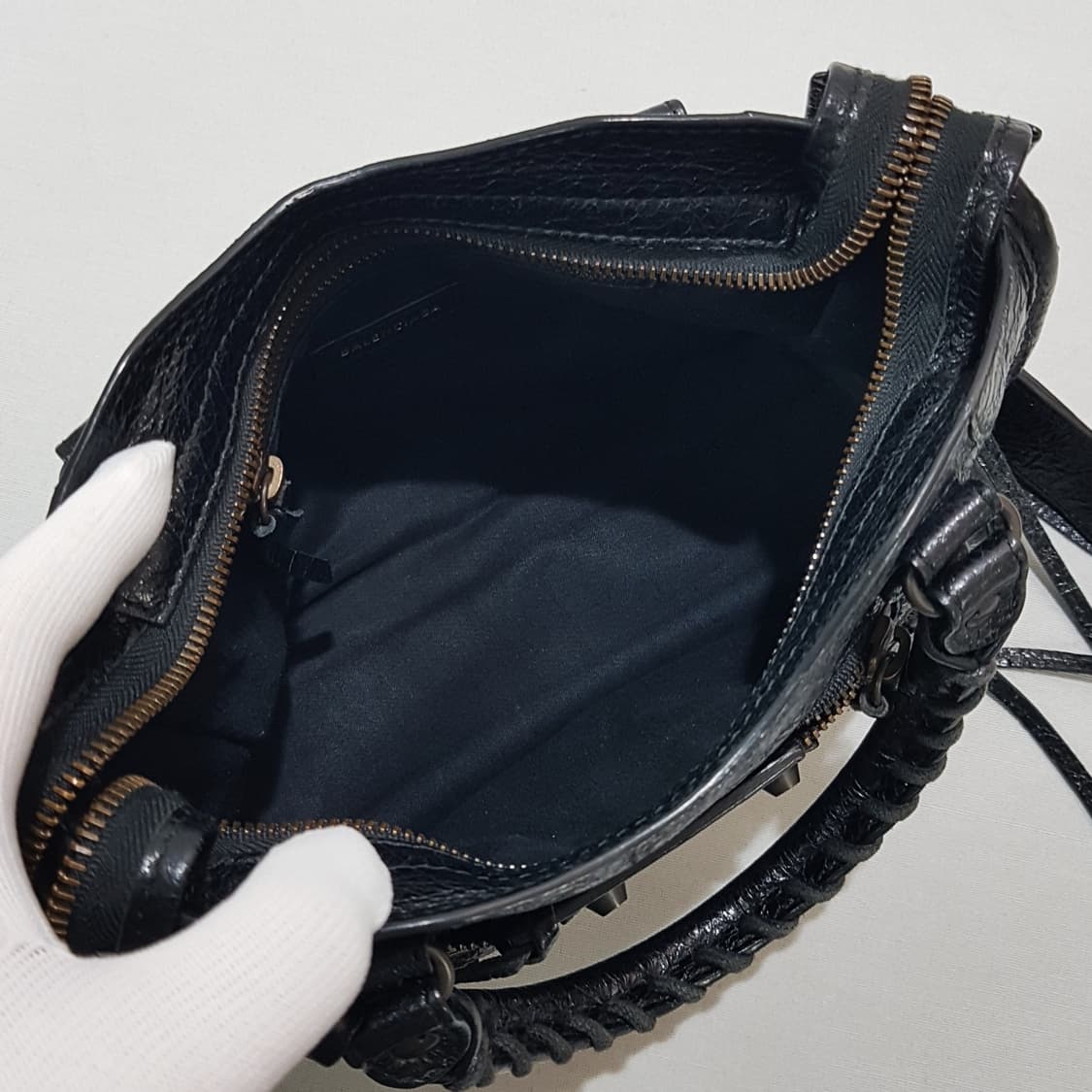 발렌시아가 클래식 모터백 미니  상품이미지9